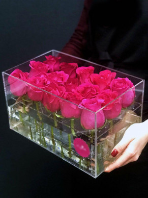 Crystal Box 15 розовых роз