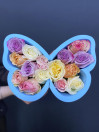 Композиция в каркасе Бабочка с розами